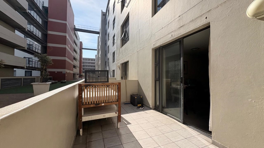 1 Bedroom Property for Sale in Zonnebloem Western Cape